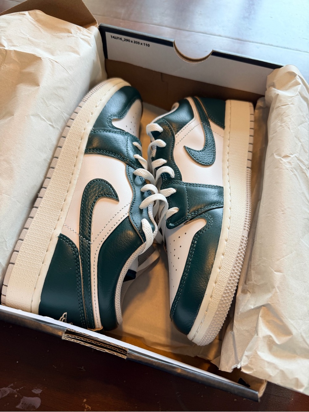 Low top air Jordan 1 size 7Y (7 men, 8.5 women)